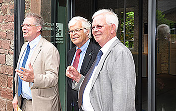 Official opening: The three Kurtz brothers Rainer, Walter and Bernhard (l. to r.) opening the Kurtz Ersa HAMMERMUSEUM